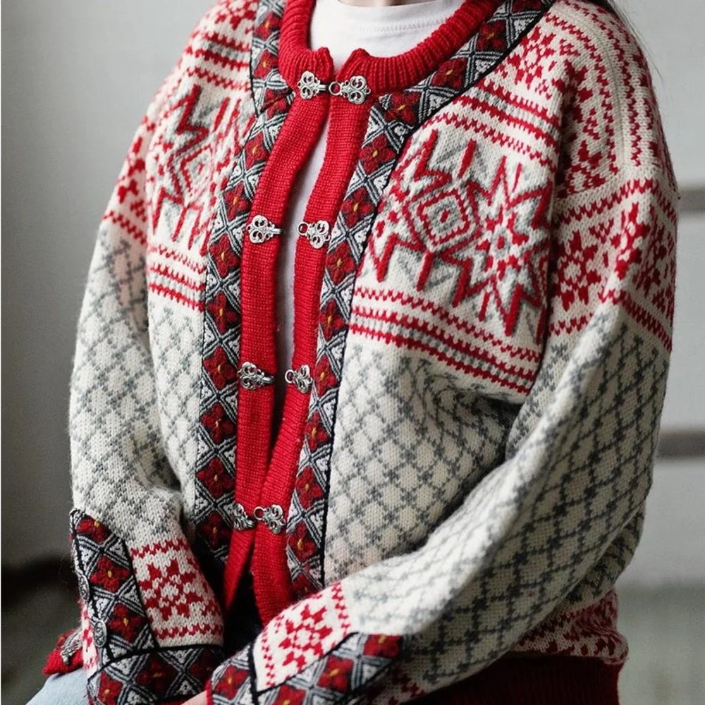 VINTAGE Dale of Norway Scandi Wool Knit Fair Isle Sweater